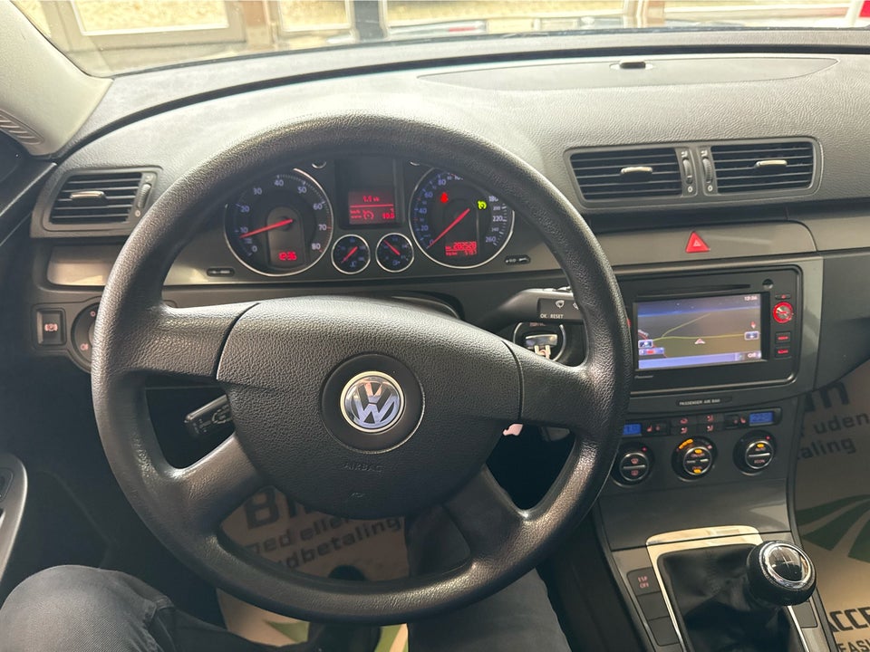 VW Passat 2,0 FSi Comfortline 4d