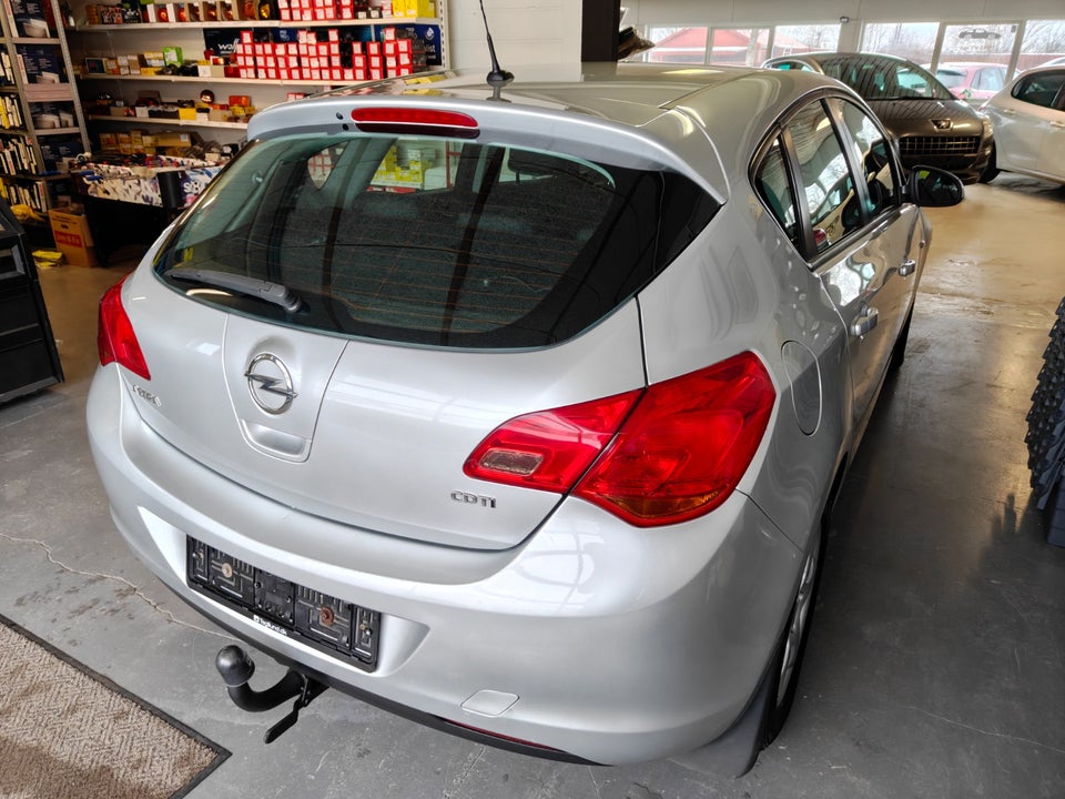 Opel Astra 1,7 CDTi 110 Enjoy 5d