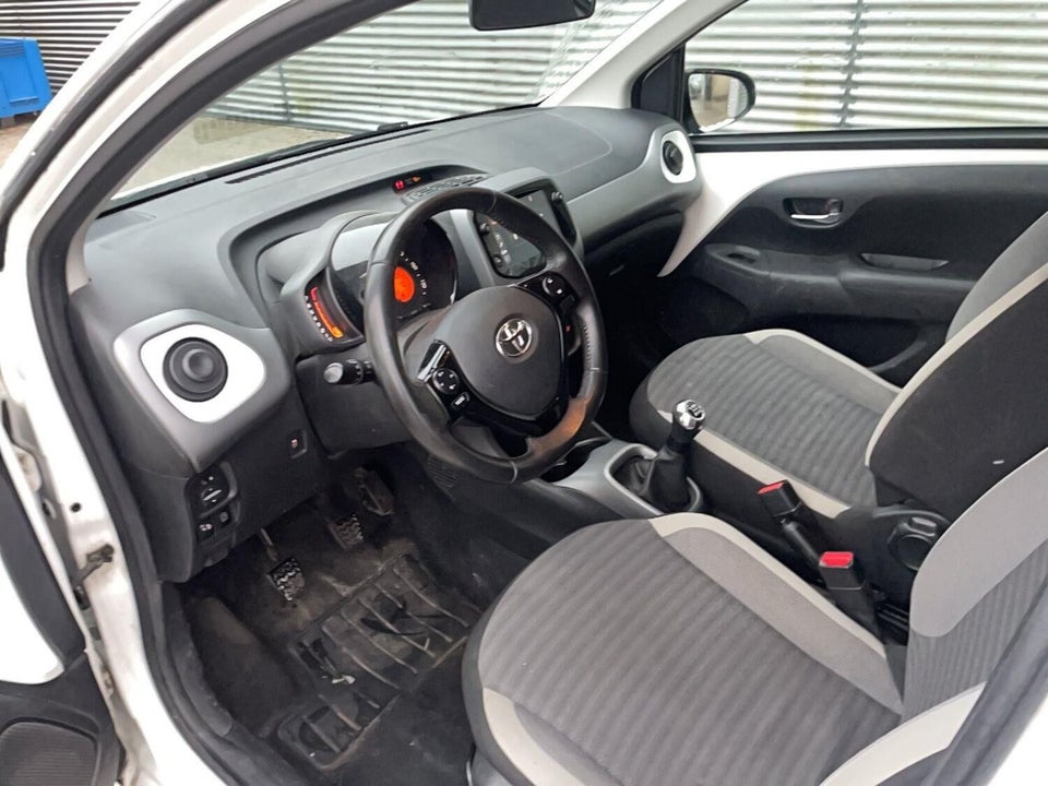 Toyota Aygo 1,0 VVT-i x-pression 5d