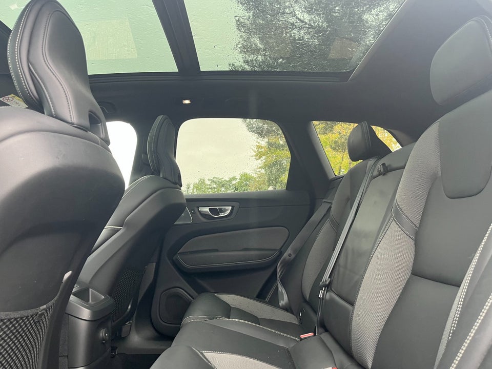 Volvo XC60 2,0 T8 ReCharge R-Design aut. AWD 5d
