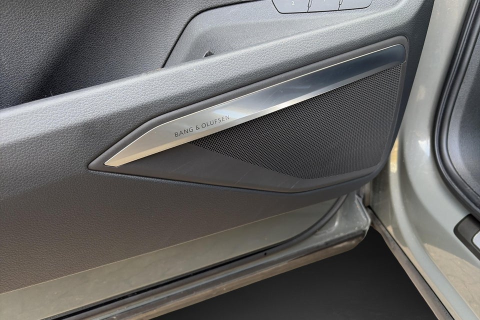 Audi Q8 e-tron 55 Advanced quattro 5d