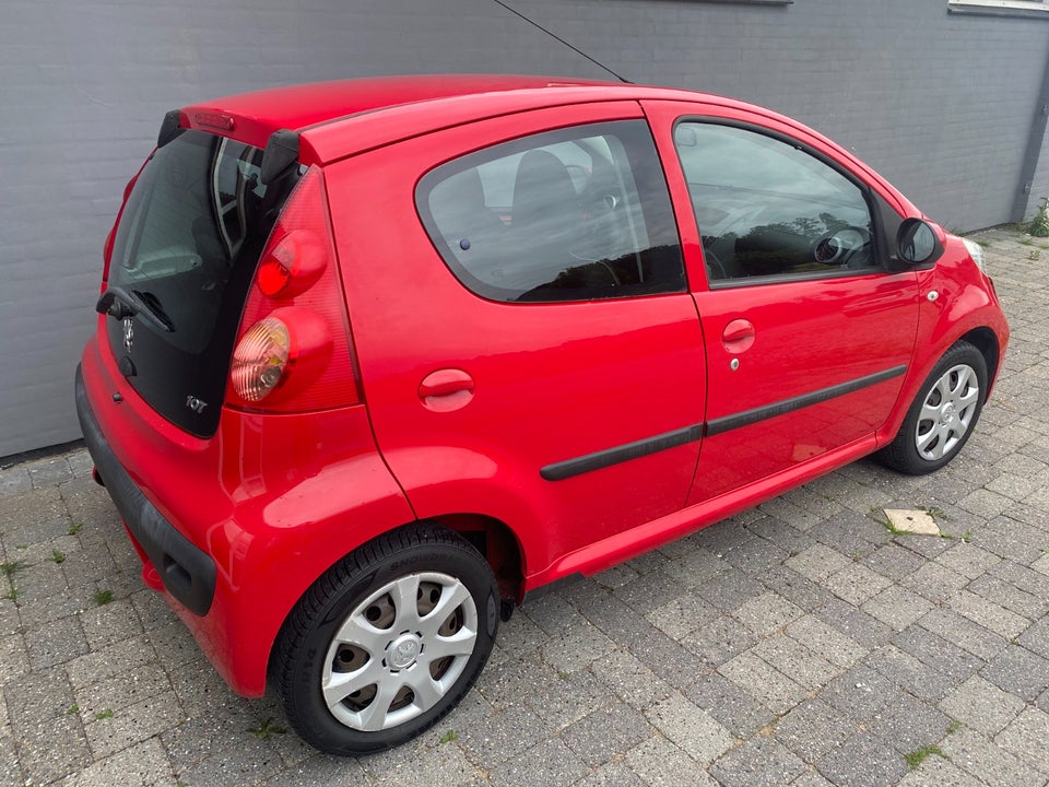 Peugeot 107 1,0 SE 5d