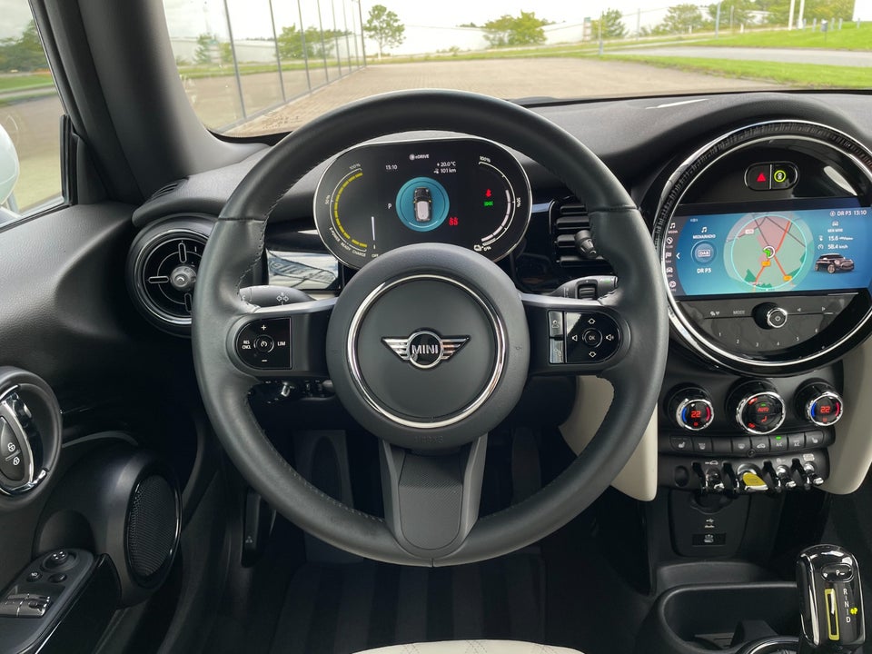 MINI Cooper SE Classic Trim 3d