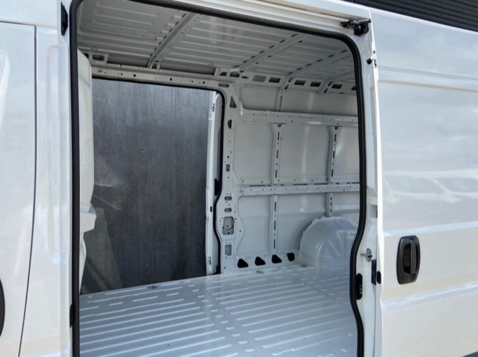 Fiat Ducato 35 Maxi 2,2 MJT 180 Kassevogn L2H2 Pro aut.