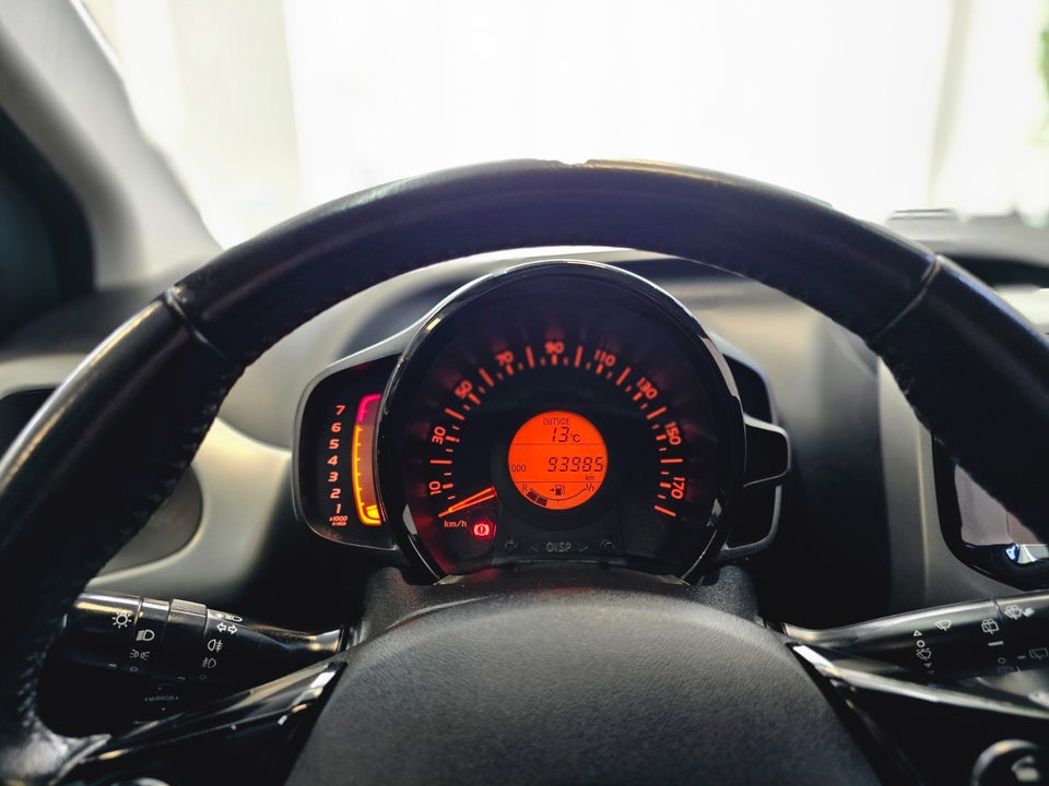 Toyota Aygo 1,0 VVT-i x-play 5d