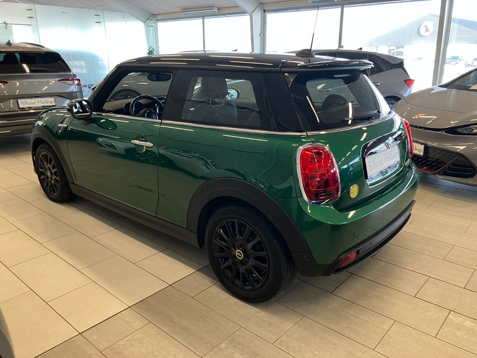 MINI Cooper SE Essential 3d