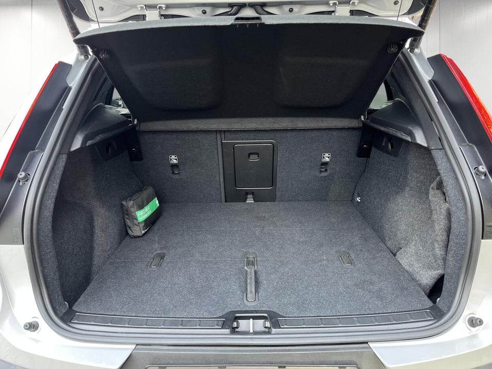 Volvo EX40 Extended Range Plus 5d