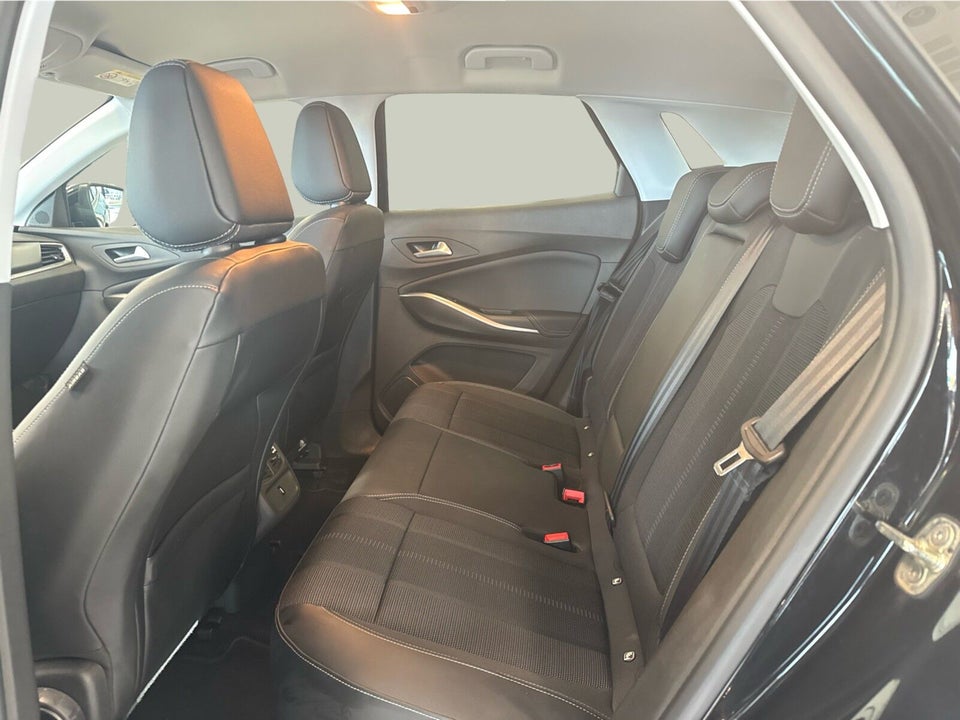 Opel Grandland 1,6 Hybrid Ultimate aut. 5d