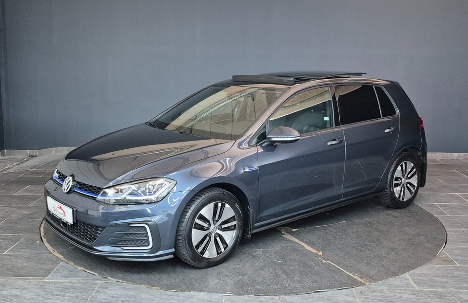 VW Golf VII 1,4 GTE DSG 5d