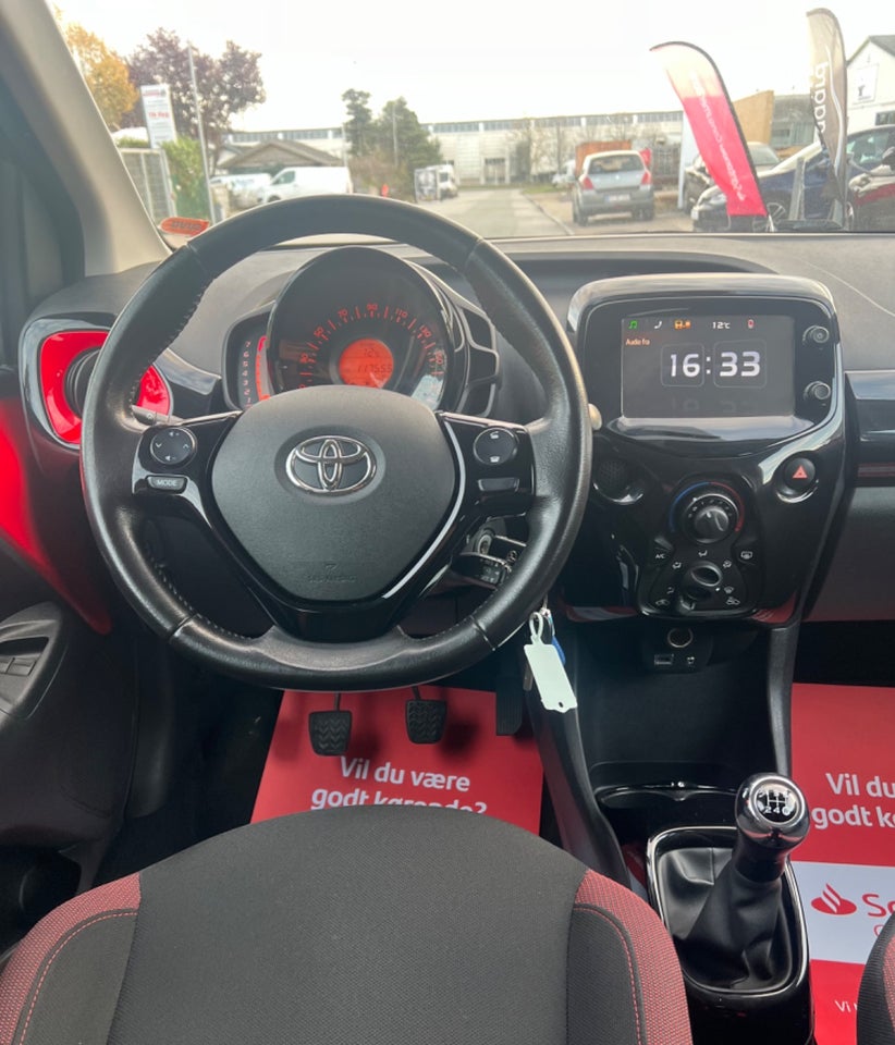 Toyota Aygo 1,0 VVT-i x-play 5d