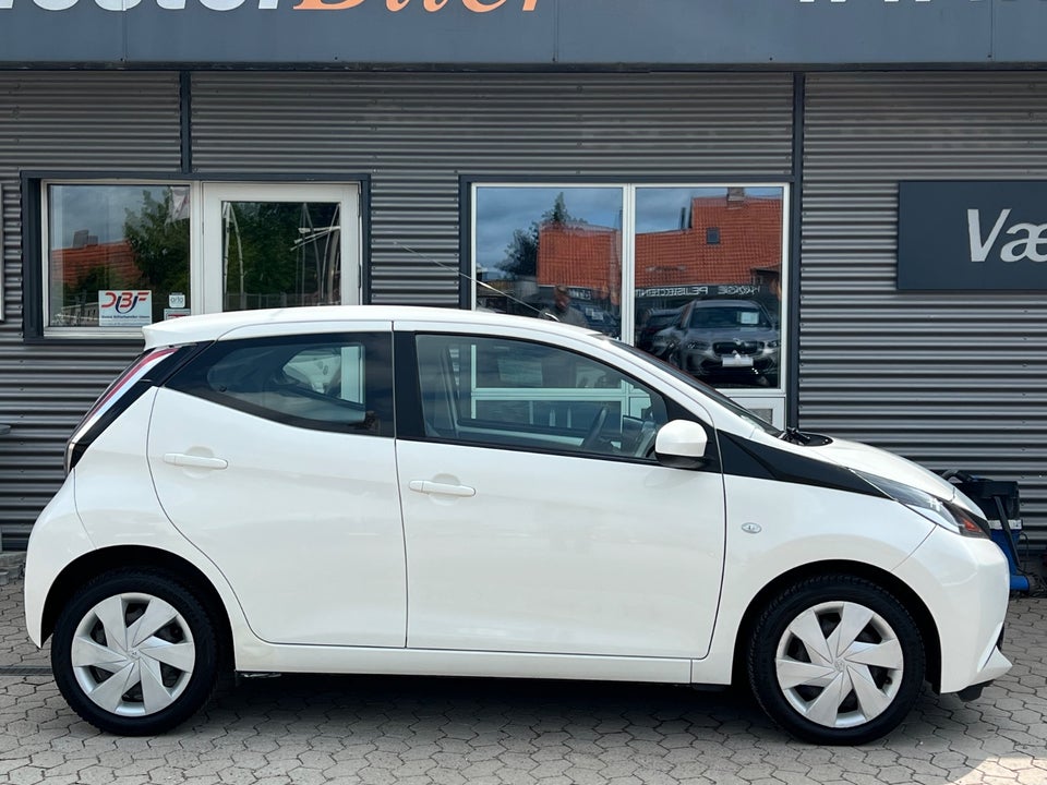 Toyota Aygo 1,0 VVT-i x-play x-shift 5d