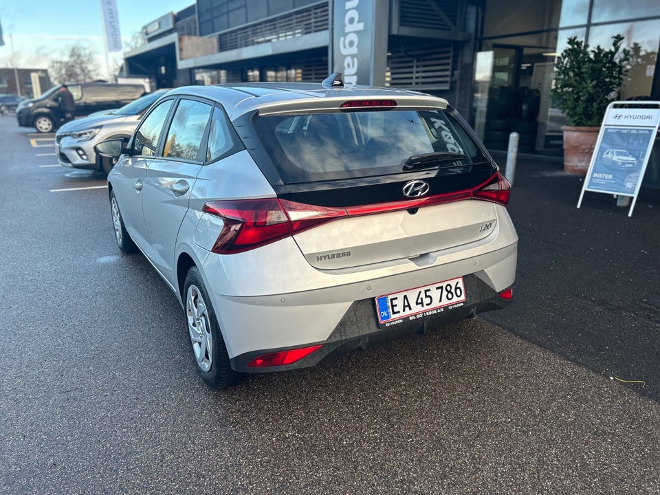 Hyundai i20 1,0 T-GDi Essential DCT 5d