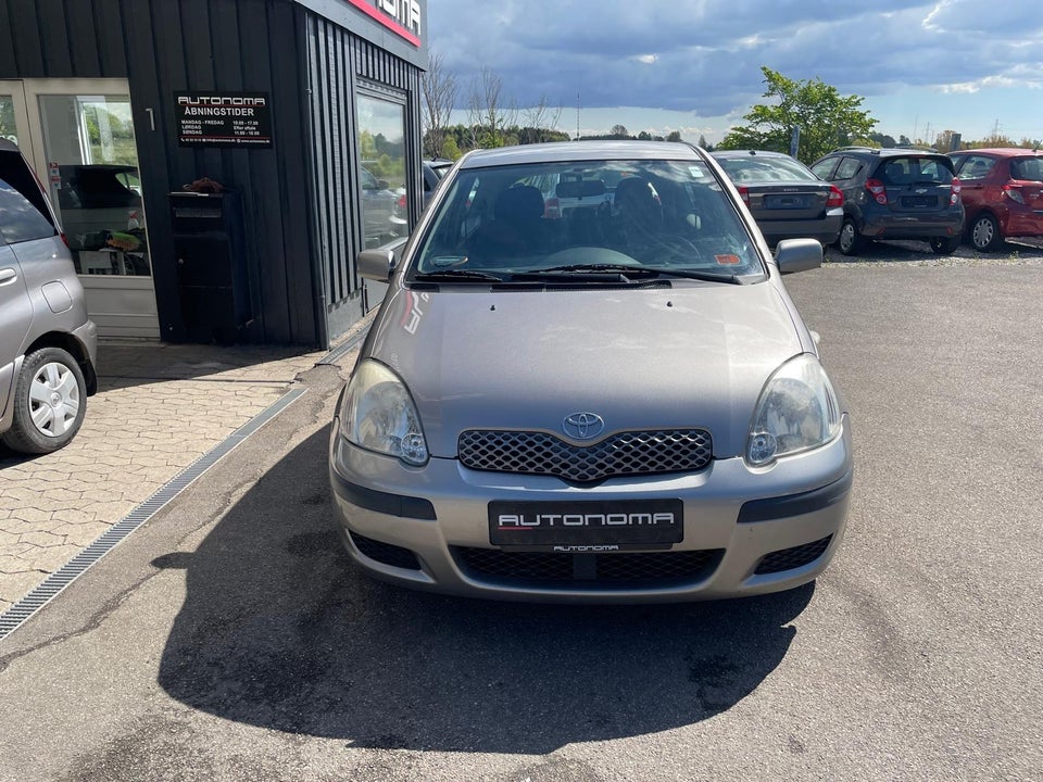 Toyota Yaris 1,0 Terra 3d