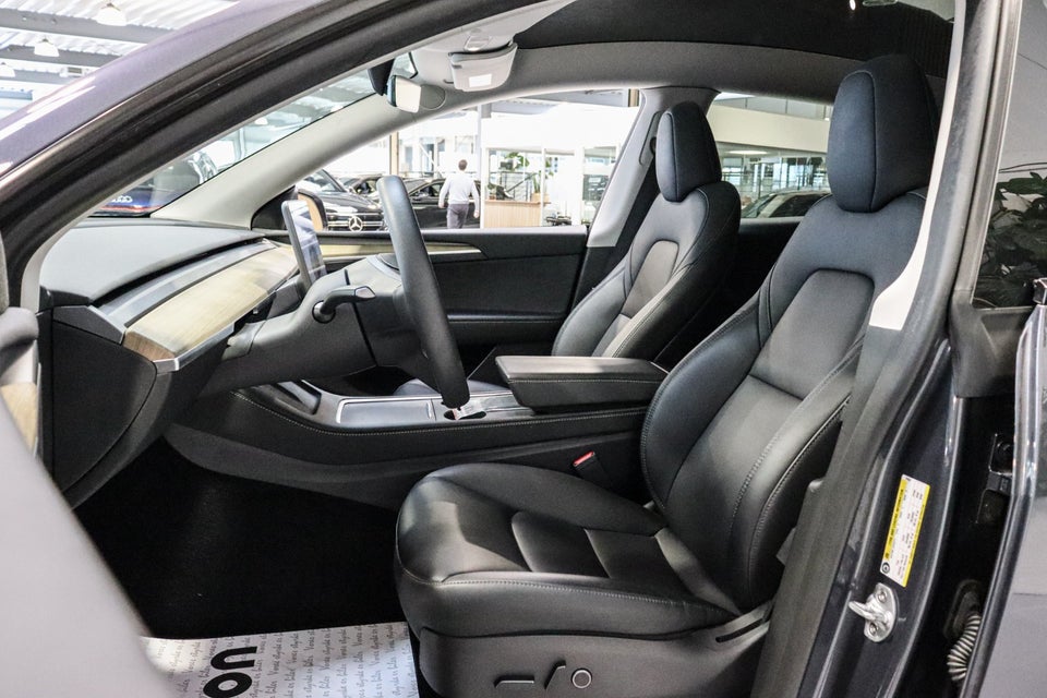 Tesla Model Y Long Range AWD 5d