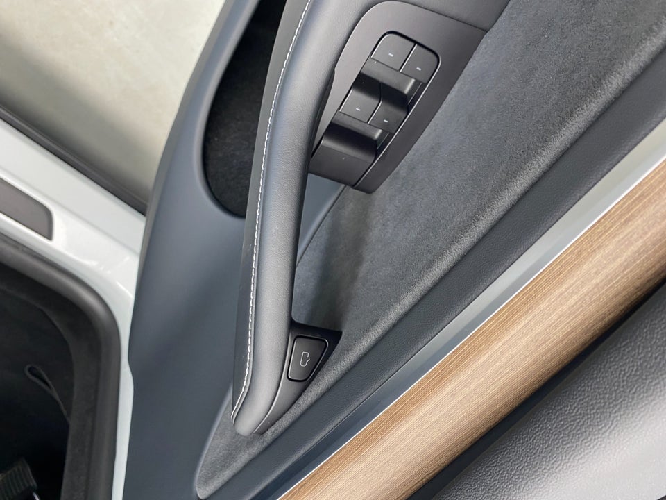 Tesla Model Y RWD 5d