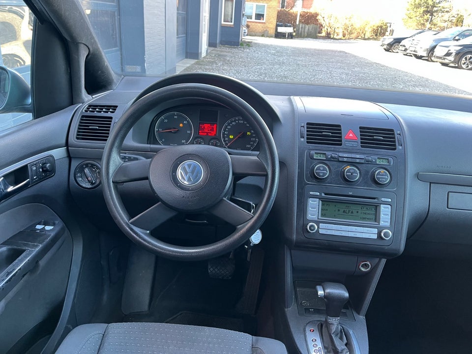 VW Touran 2,0 TDi 136 Trendline DSG Van 5d