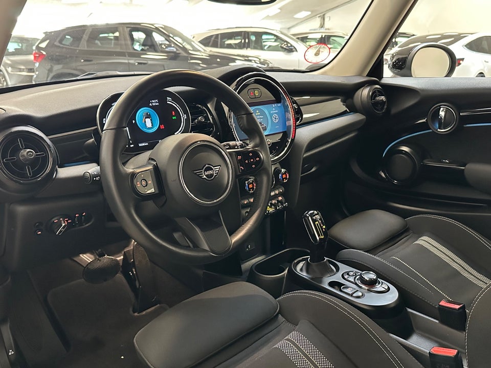 MINI Cooper SE Essential 3d