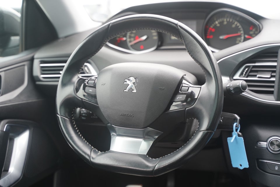 Peugeot 308 1,6 BlueHDi 120 Selection Sky SW 5d