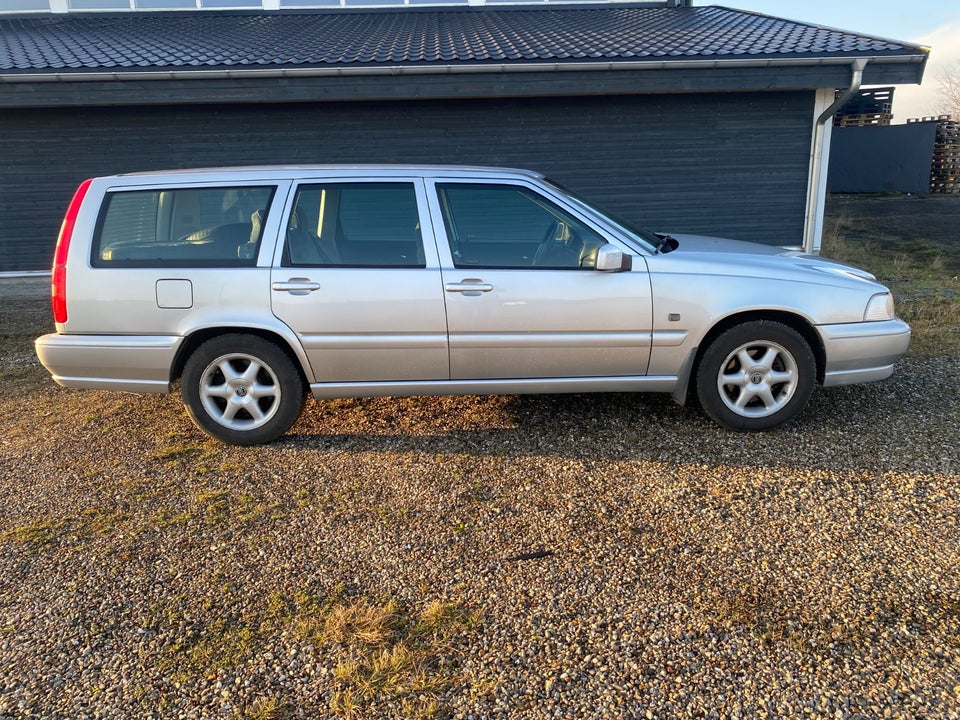 Volvo V70 2,5 T 5d