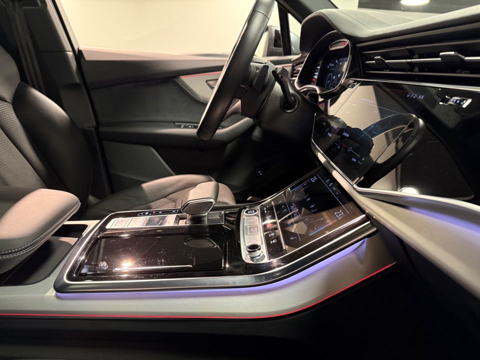 Audi Q7 55 TFSi e S-line quattro Tiptr. 5d