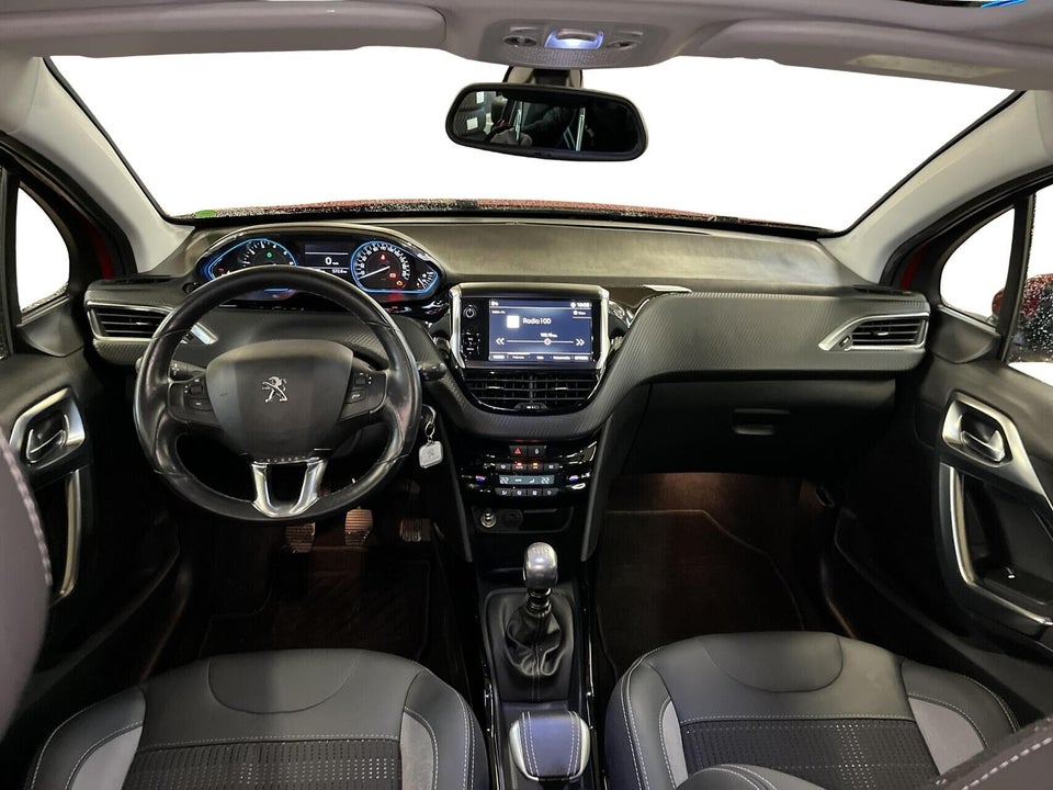 Peugeot 2008 1,2 PureTech 130 Allure Sky 5d