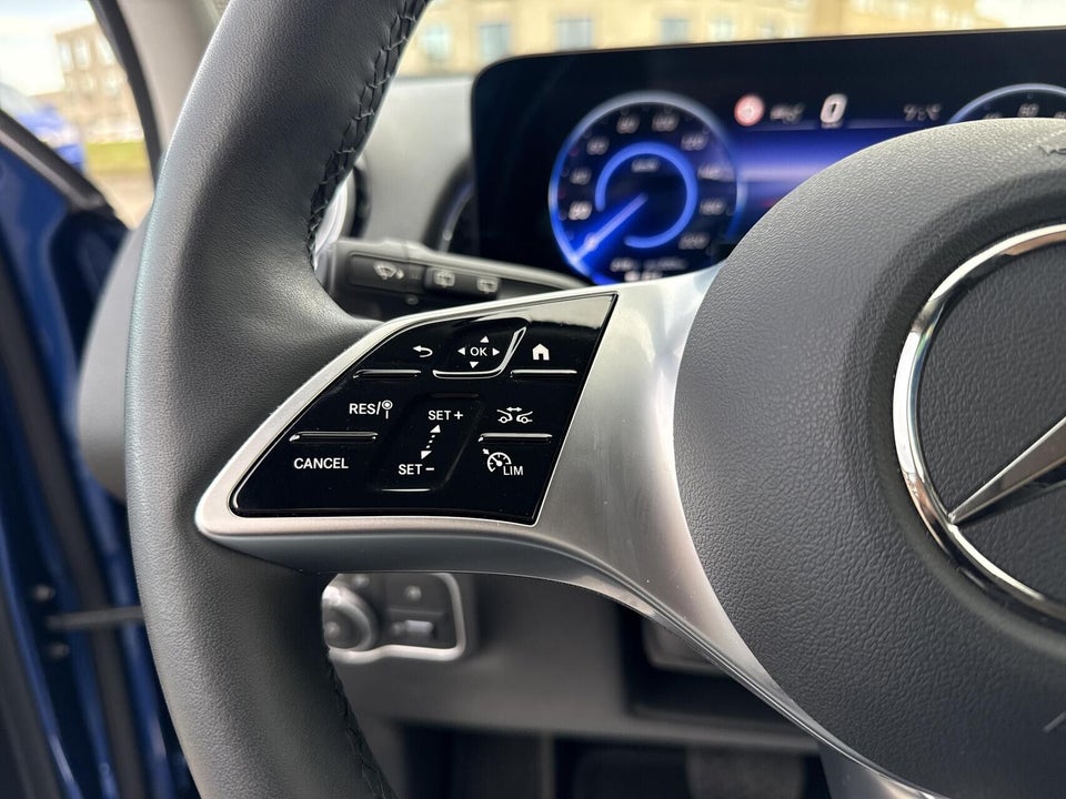 Mercedes EQB300 Progressive 4Matic 7prs 5d