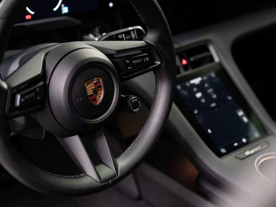 Porsche Taycan Performance+ 4d