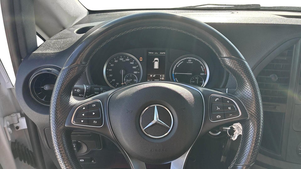 Mercedes eVito 129 Tourer PRO L Van