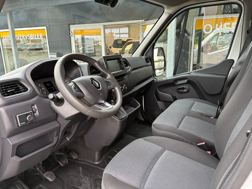 Renault Master IV T33 2,3 dCi 150 L2H2 Kassevogn