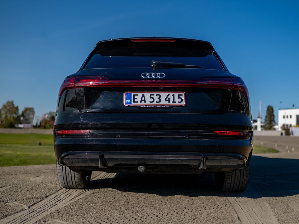 Audi e-tron 55 S-line quattro 5d