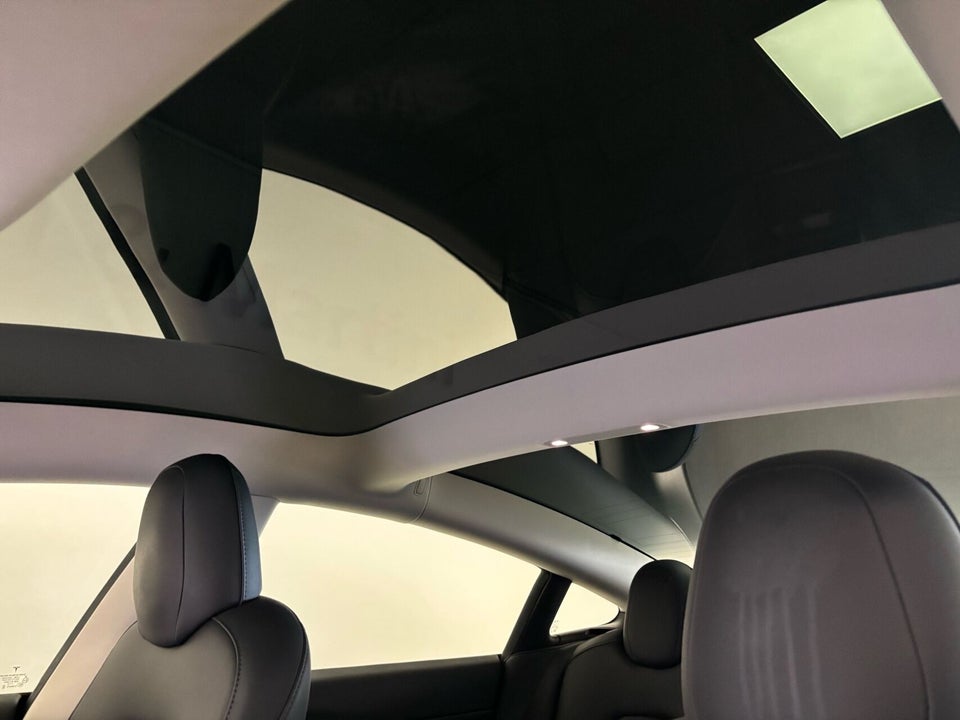 Tesla Model 3 Long Range RWD 4d