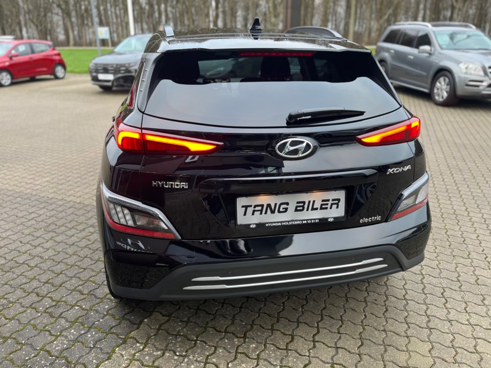 Hyundai Kona 64 EV Essential 5d