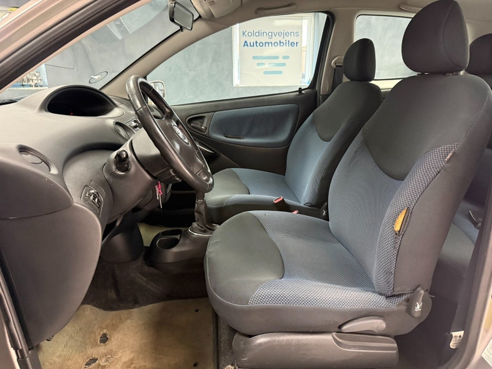 Toyota Yaris 1,3 Luna 3d