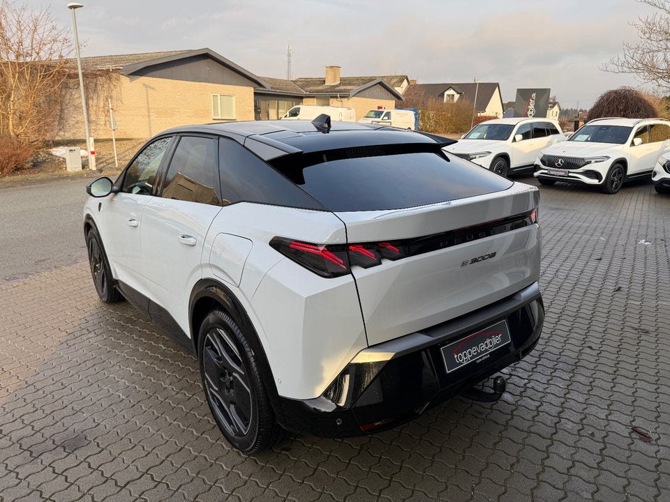 Peugeot e-3008 77 GT Pack 5d