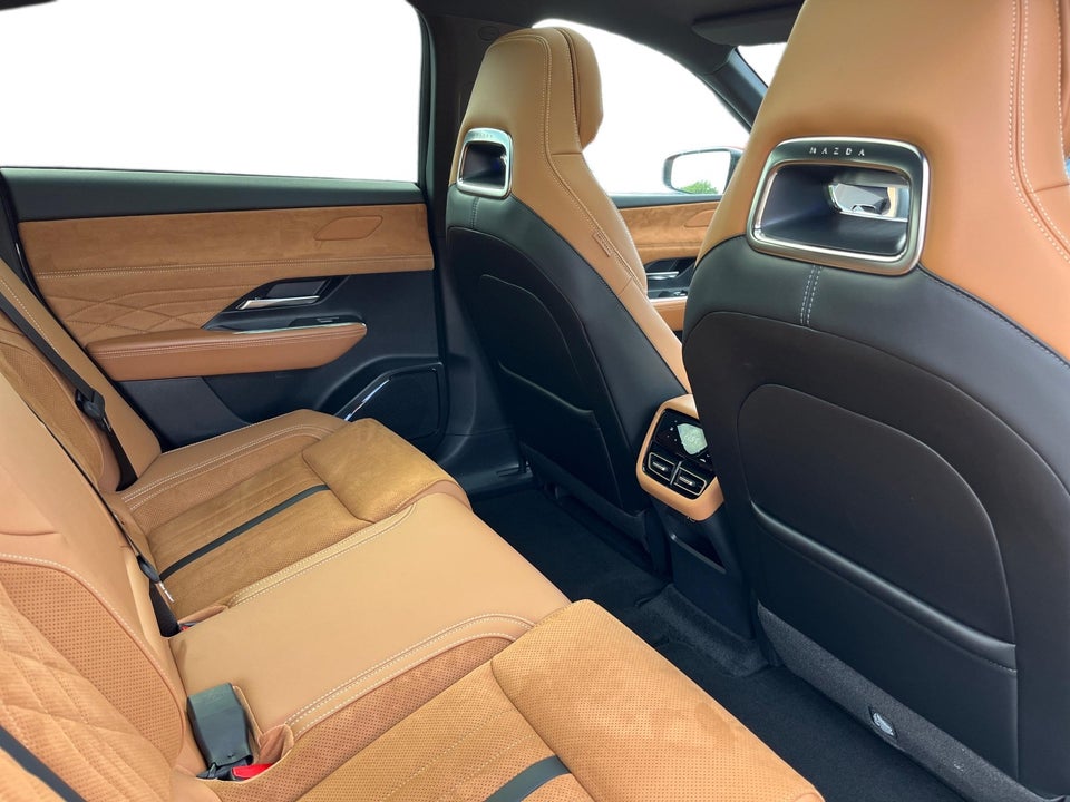 Mazda 6e Takumi+ Long Range 5d