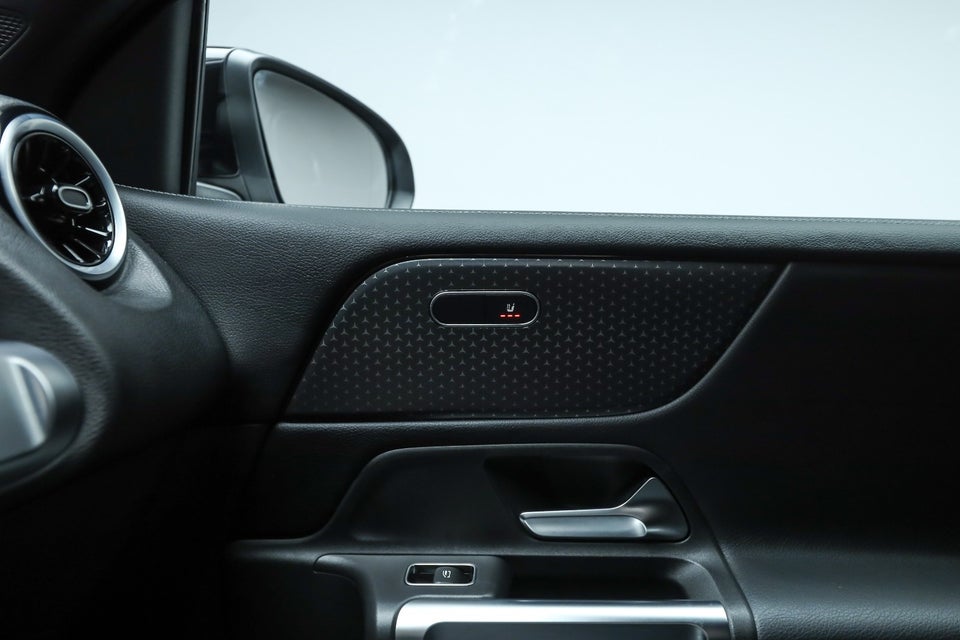 Mercedes GLB200 1,3 aut. 5d