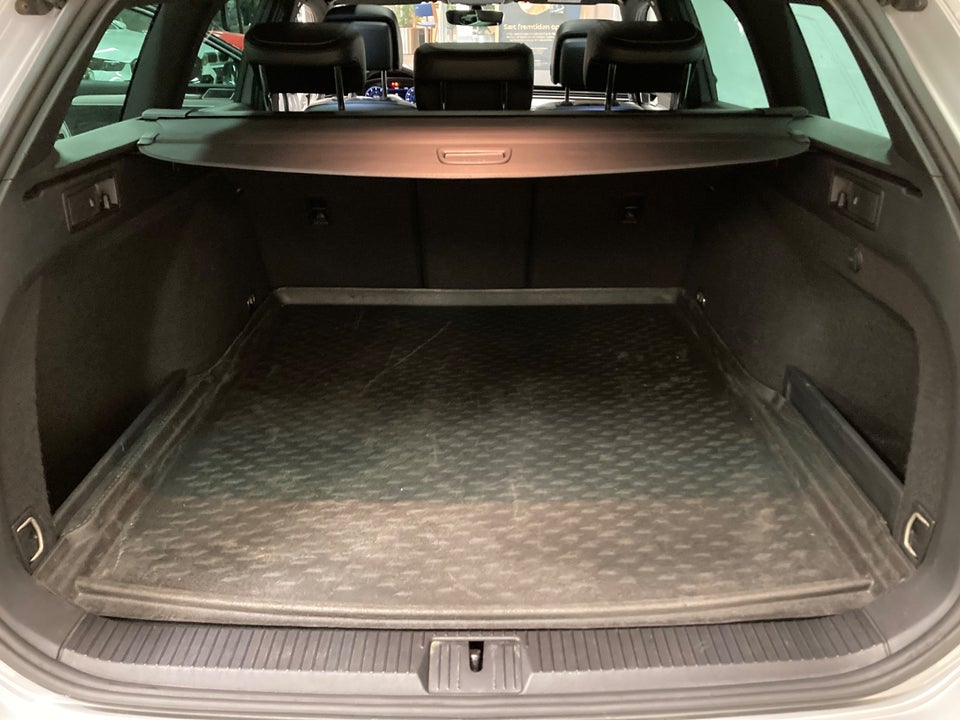 VW Passat 2,0 TSi 280 R-line Variant DSG 4Motion 5d