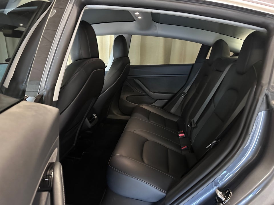 Tesla Model 3 Long Range AWD 4d