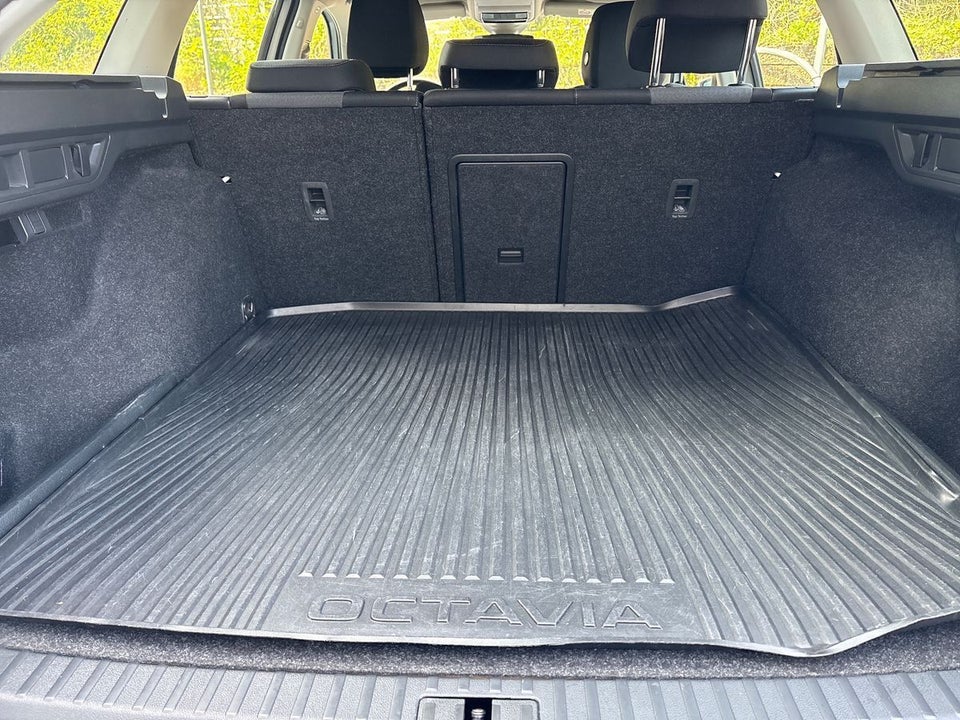 Skoda Octavia 1,4 TSi iV Plus Combi DSG 5d