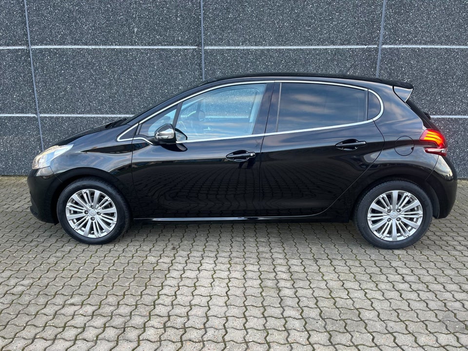 Peugeot 208 1,6 BlueHDi 100 Desire Sky 5d