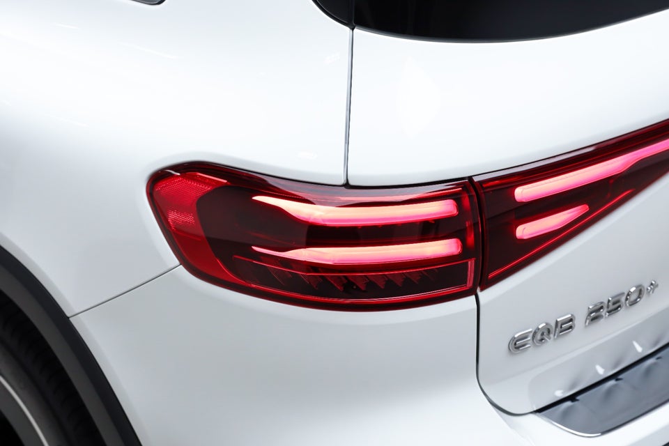 Mercedes EQB250+ AMG Advance 5d