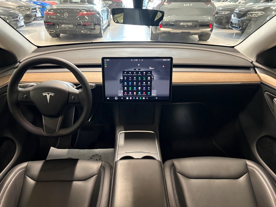 Tesla Model Y Long Range AWD 5d