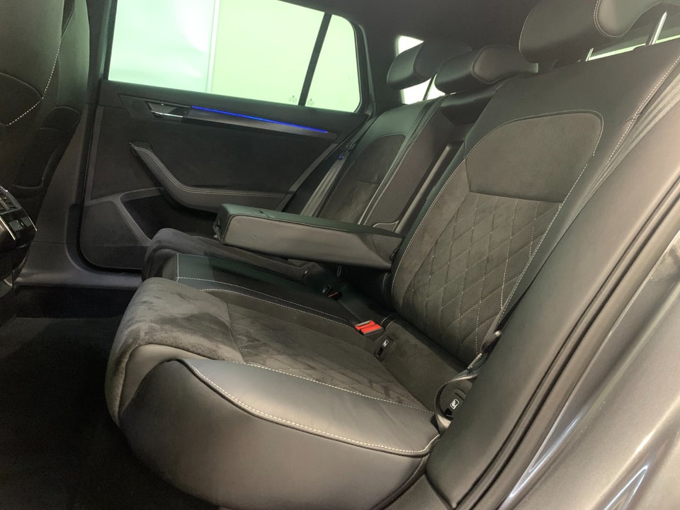 Skoda Superb 1,4 TSi iV Sportline Combi DSG 5d