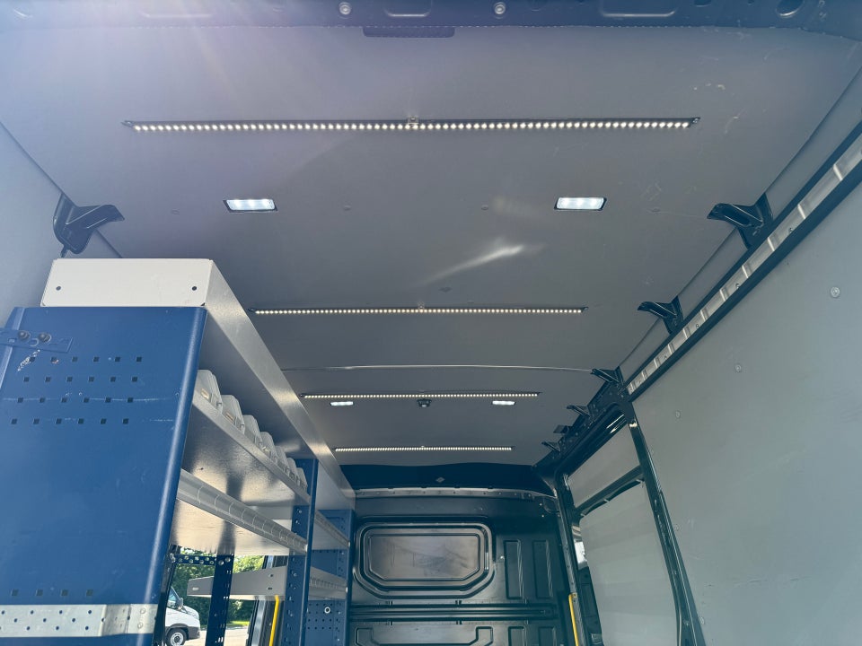 VW Crafter 35 2,0 TDi 177 Kassevogn L3H3 aut.