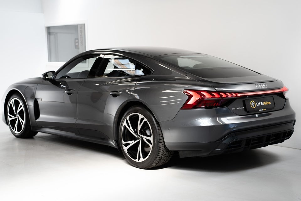 Audi e-tron GT quattro 4d