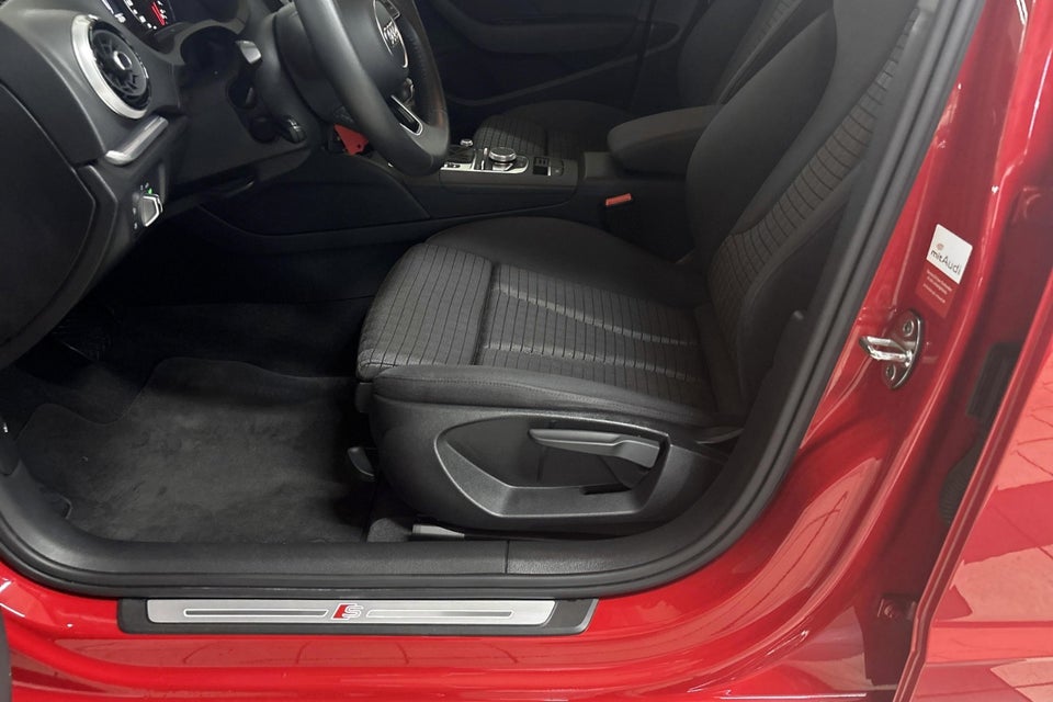 Audi A3 35 TFSi Sport Limited Sportback S-tr. 5d