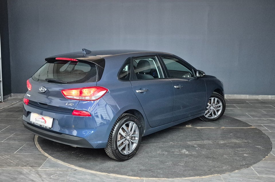 Hyundai i30 1,6 CRDi 110 Trend DCT 5d