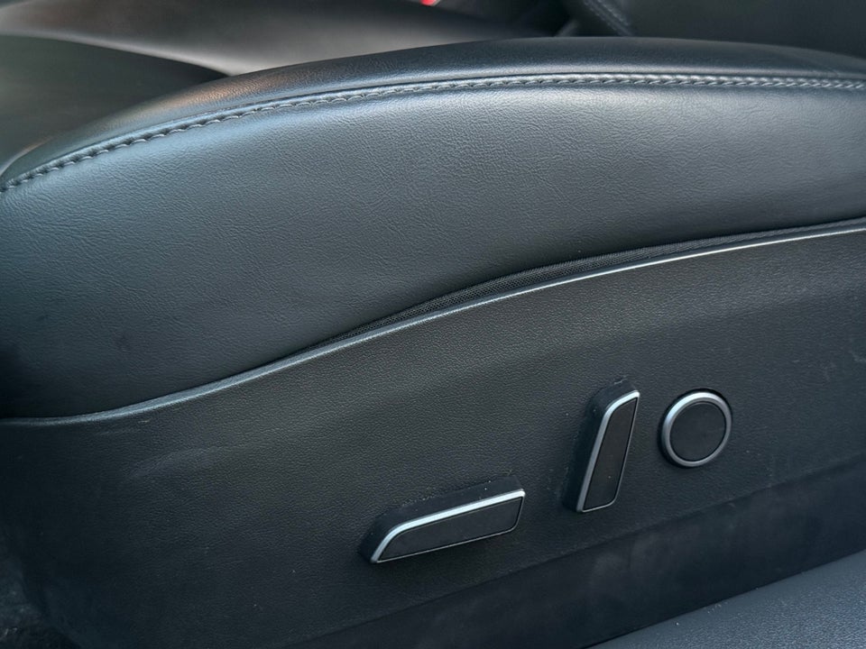 Tesla Model 3 Long Range AWD 4d