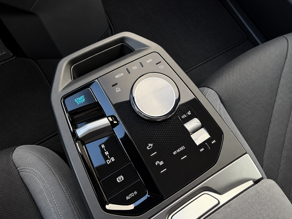 BMW iX xDrive45 Fully Charged M-Sport Pro 5d