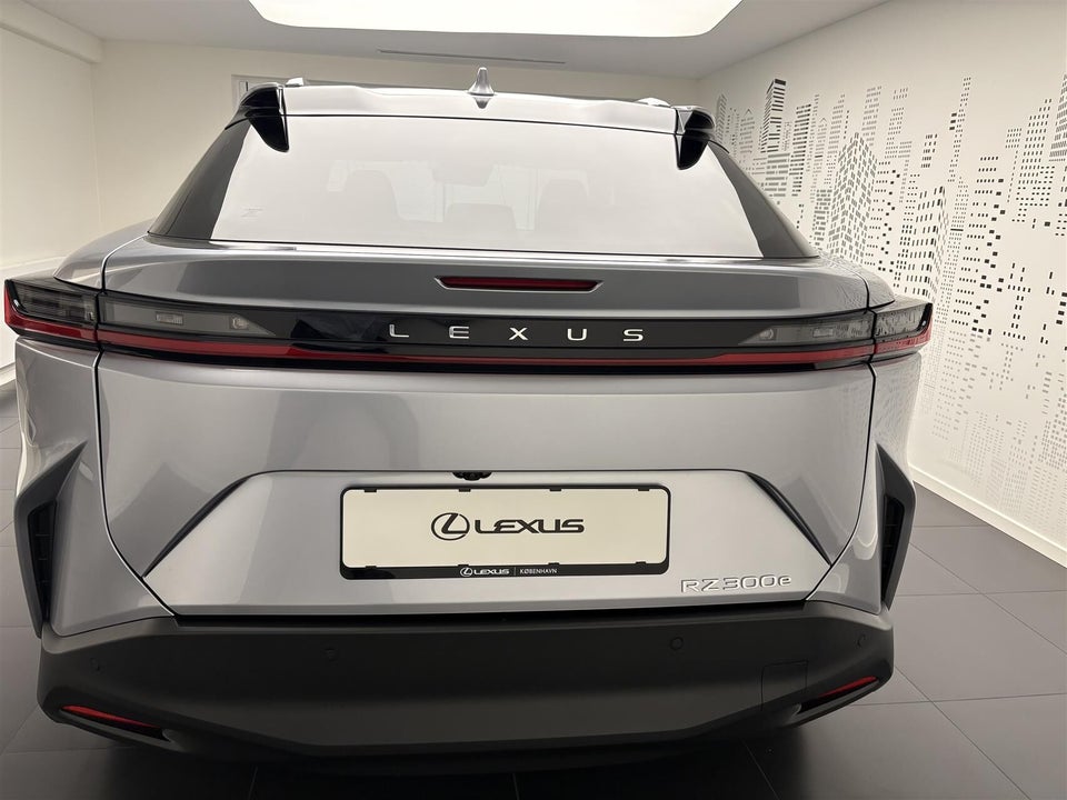 Lexus RZ300e Executive 5d